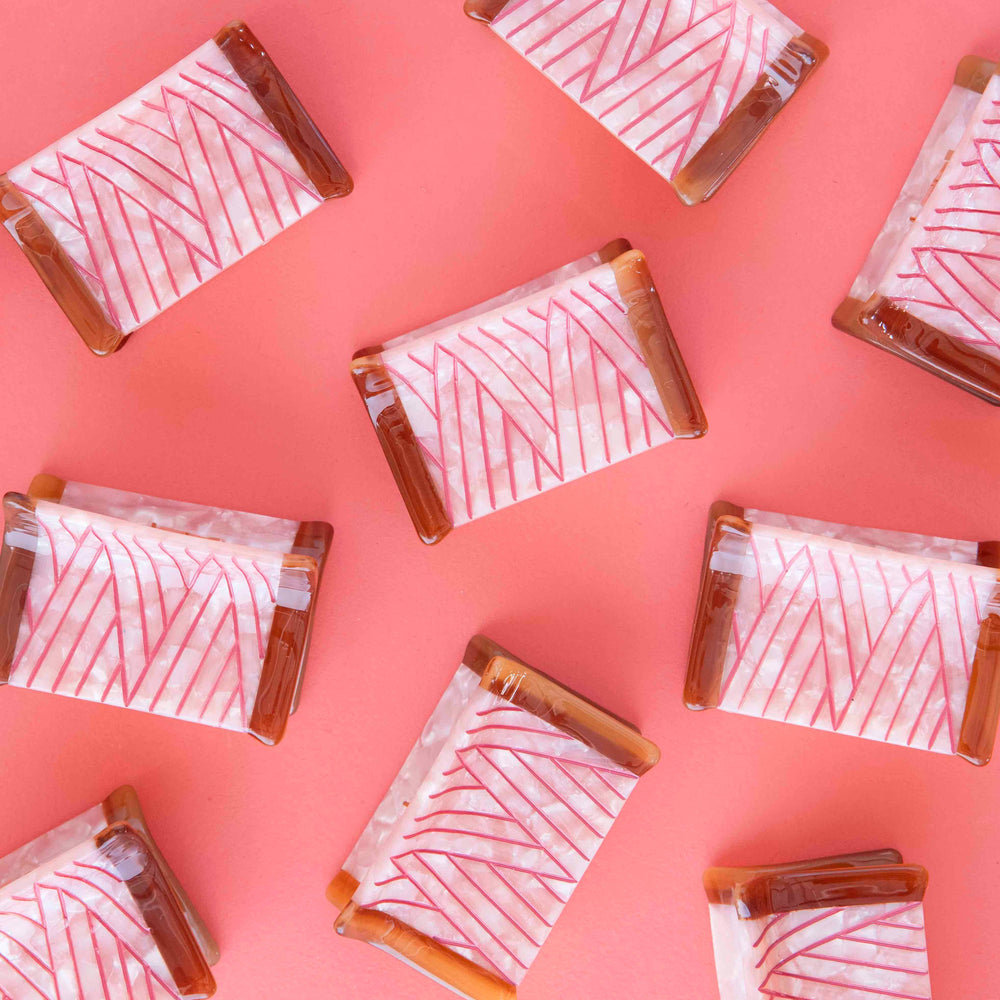 
                      
                        Thread Spool Mini Hair Claw Clip
                      
                    