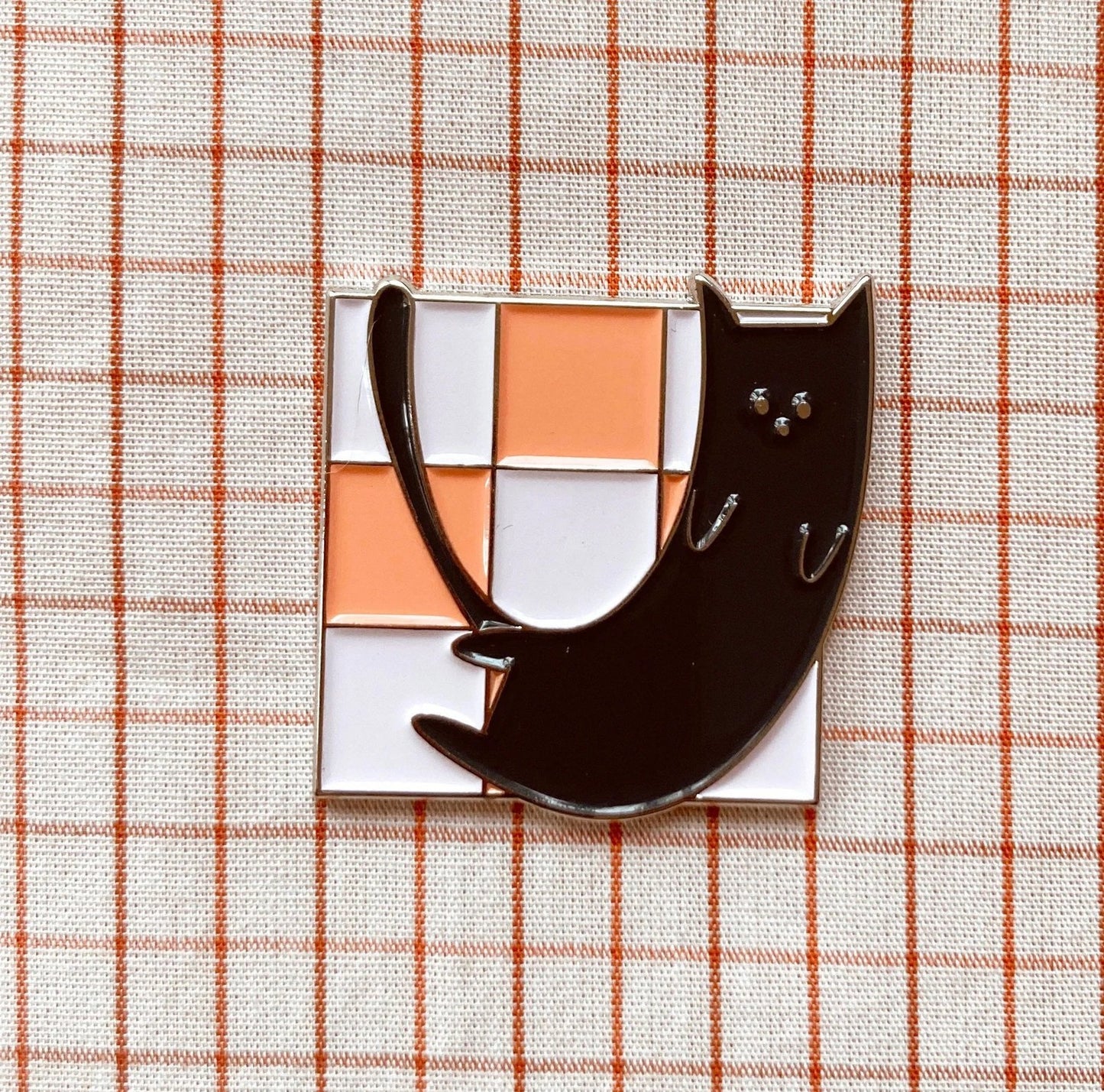 Cat on Quilt - Pin