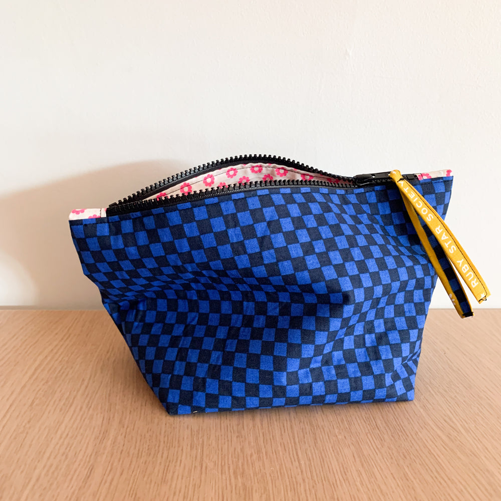 Intermediate Sewing Level 1 - Zipper Pouch