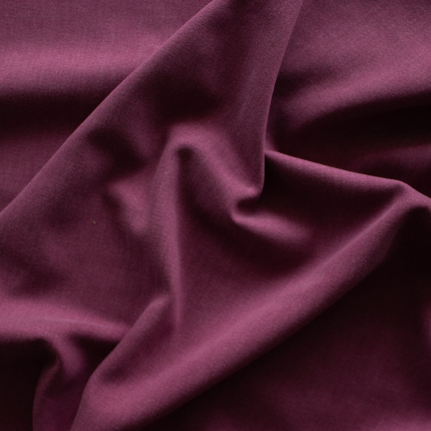 Sera Weighty Cotton Blend - Cherry