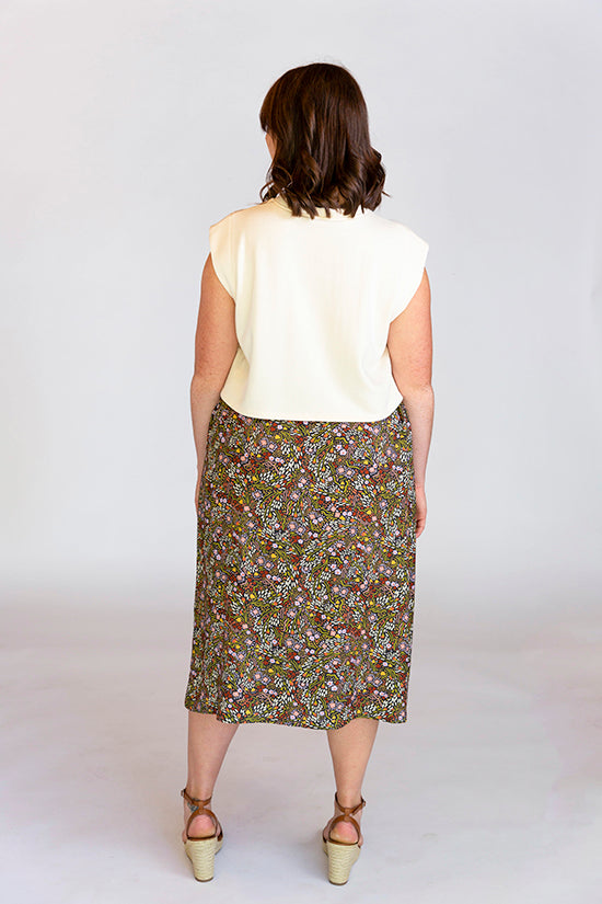 
                      
                        Evelyn Skirt Pattern - Sizes 0-30 (up to 59" hip)
                      
                    